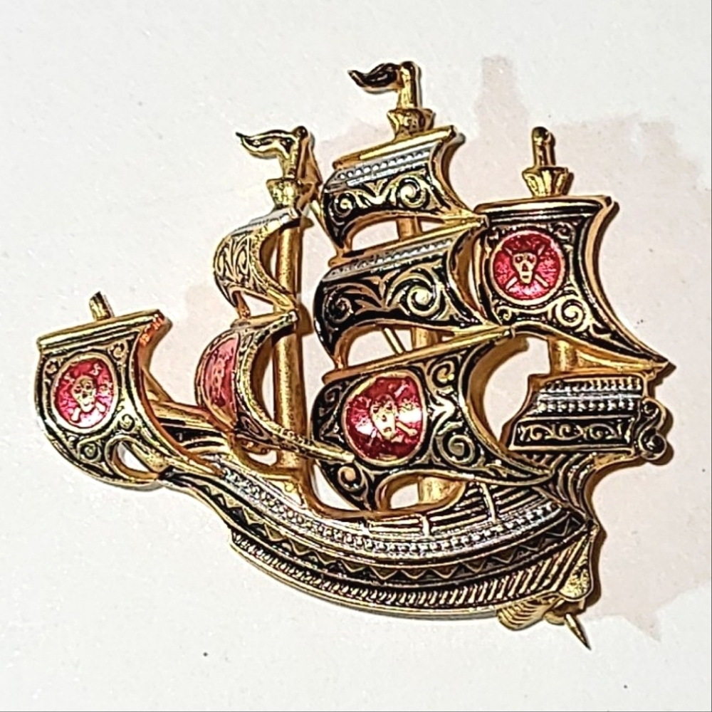 DAMASCENE SPANISH ARMADA SAILING SHIP BROOCHES - PIRATE SHIP, MALTESE CROSS - Picture 2 of 13